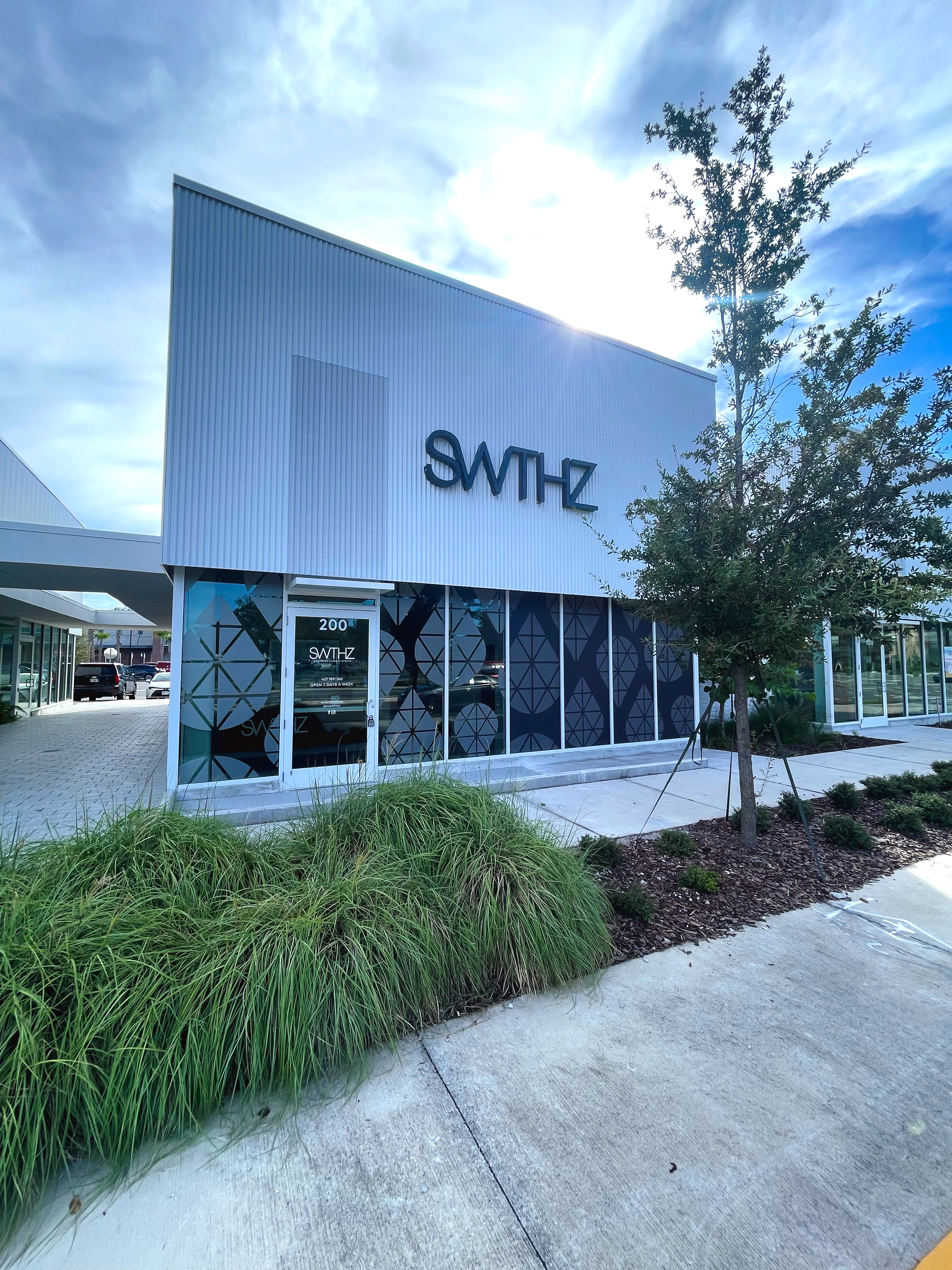 SWTHZ storefront
